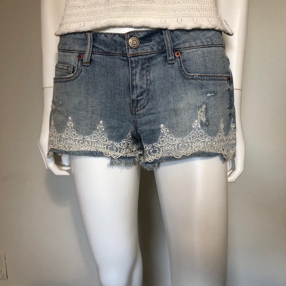Beautiful Tokyo Darling Low Waisted Shorty Shorts